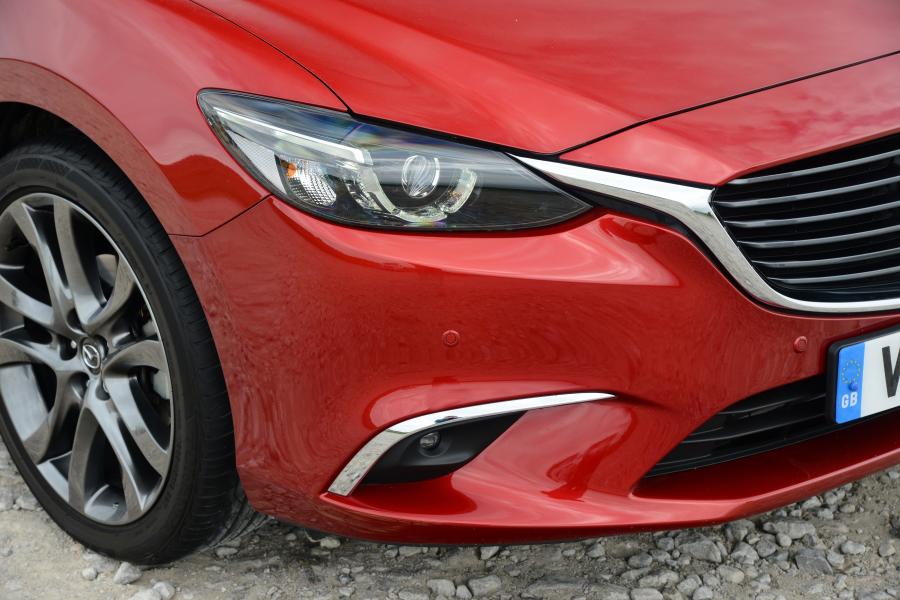 Детали экстерьера Mazda6 Wagon 2015 года  (UK) (фото 17 из 39)